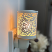 Load image into Gallery viewer, Gift Pack -  White Mandala Plug In Wax Melt Warmer