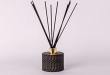 Load image into Gallery viewer, Cleo Matt Black Room Fragrance Diffuser 200ML