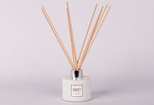 Load image into Gallery viewer, Lexi White Room Fragrance Diffuser 120ML