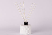 Load image into Gallery viewer, Cleo White Room Fragrance Diffuser 200ML