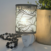 Load image into Gallery viewer, Gift Pack -  Black Leaves Plug In Wax Melt Warmer
